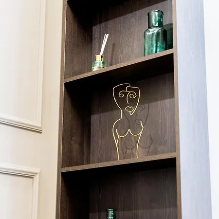 Old Town Chic Apartment *